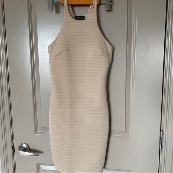 Nude dress - Picture 2 of 6